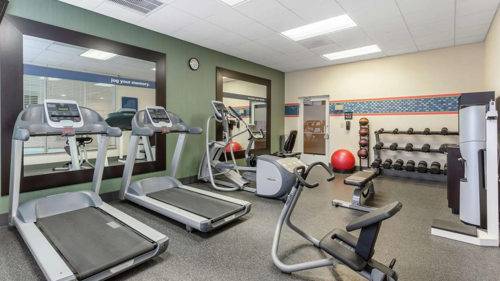 Hampton Inn Richmond - South 3*,